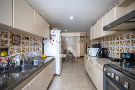 Apartamento à venda com 180m², 4 quartos e 2 vagasCozinha