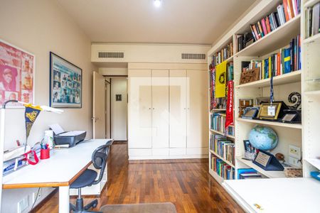 Apartamento à venda com 180m², 4 quartos e 2 vagasQuarto 2