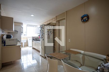 Apartamento à venda com 180m², 4 quartos e 2 vagasCozinha