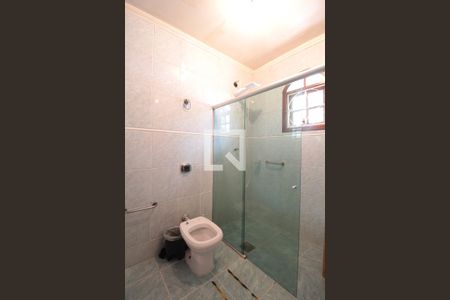 Casa à venda com 358m², 6 quartos e 2 vagasBanheiro da Suite