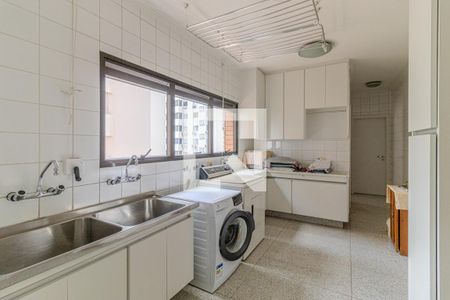 Apartamento para alugar com 330m², 3 quartos e 4 vagasÁrea de Serviço