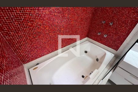 Casa à venda com 707m², 4 quartos e 10 vagasBanheiro da Suíte 1