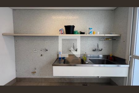 Casa à venda com 707m², 4 quartos e 10 vagasLavanderia