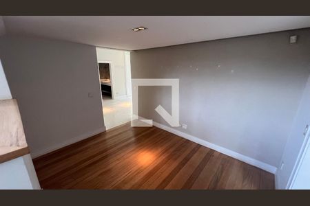 Casa à venda com 707m², 4 quartos e 10 vagasLobby