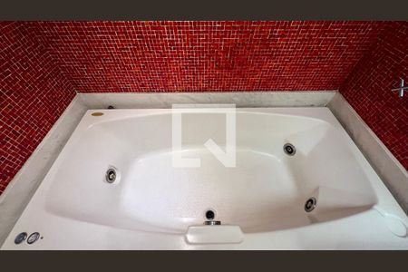 Casa à venda com 707m², 4 quartos e 10 vagasBanheiro da Suíte 1