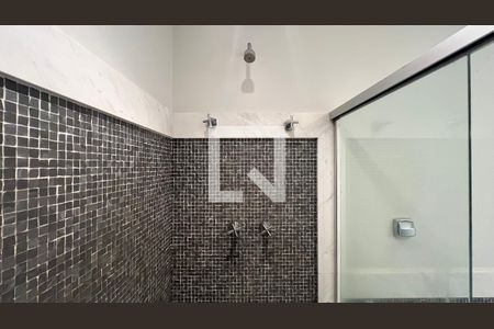 Casa à venda com 707m², 4 quartos e 10 vagasBanheiro da Suíte 2