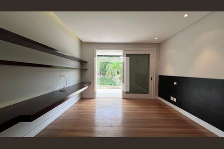 Casa à venda com 707m², 4 quartos e 10 vagasSuite 2