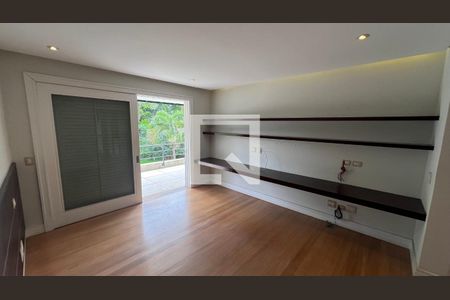 Casa à venda com 707m², 4 quartos e 10 vagasSuite 1