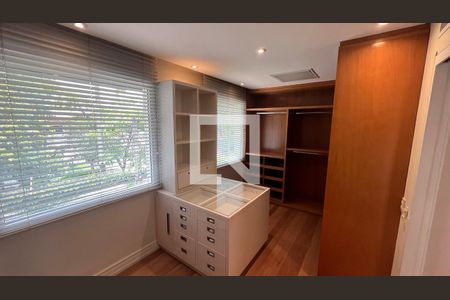 Casa à venda com 707m², 4 quartos e 10 vagasCloset da suite master