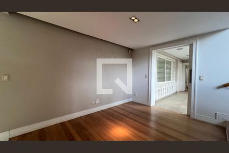 Casa à venda com 707m², 4 quartos e 10 vagasLobby