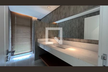 Casa à venda com 707m², 4 quartos e 10 vagasLavabo