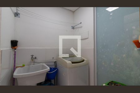 Casa à venda com 210m², 4 quartos e 2 vagas Casa à venda com 210m², 4 quartos e 2 vagasÁrea de Serviço Casa 2