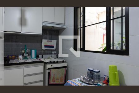 Casa à venda com 210m², 4 quartos e 2 vagas Casa à venda com 210m², 4 quartos e 2 vagasCozinha Casa 2