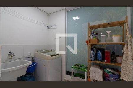 Casa à venda com 210m², 4 quartos e 2 vagas Casa à venda com 210m², 4 quartos e 2 vagasÁrea de Serviço Casa 2