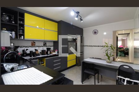 Casa à venda com 210m², 4 quartos e 2 vagas Casa à venda com 210m², 4 quartos e 2 vagasCozinha