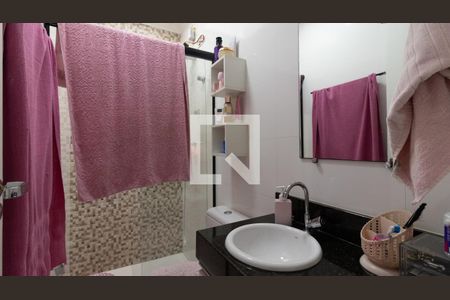 Casa à venda com 210m², 4 quartos e 2 vagas Casa à venda com 210m², 4 quartos e 2 vagasBanheiro da Suíte 1