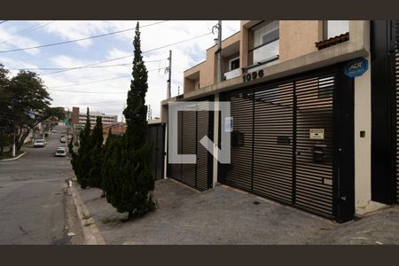 Casa à venda com 210m², 4 quartos e 2 vagas Casa à venda com 210m², 4 quartos e 2 vagasFachada e plaquinha