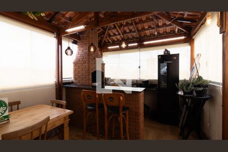 Casa à venda com 210m², 4 quartos e 2 vagas Casa à venda com 210m², 4 quartos e 2 vagasEspaço Gourmet