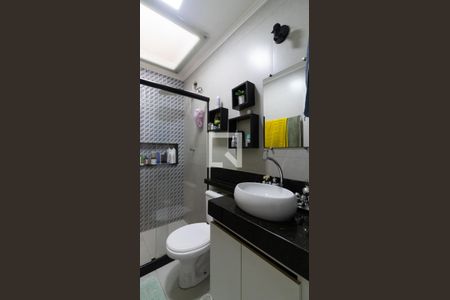 Casa à venda com 210m², 4 quartos e 2 vagas Casa à venda com 210m², 4 quartos e 2 vagasBanheiro da Suíte 3