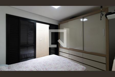 Casa à venda com 210m², 4 quartos e 2 vagas Casa à venda com 210m², 4 quartos e 2 vagasSuite Casa 2