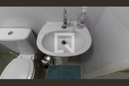 Casa à venda com 210m², 4 quartos e 2 vagas Casa à venda com 210m², 4 quartos e 2 vagasBanheiro da Suíte Casa 2