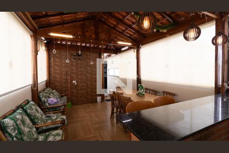 Casa à venda com 210m², 4 quartos e 2 vagas Casa à venda com 210m², 4 quartos e 2 vagasEspaço Gourmet