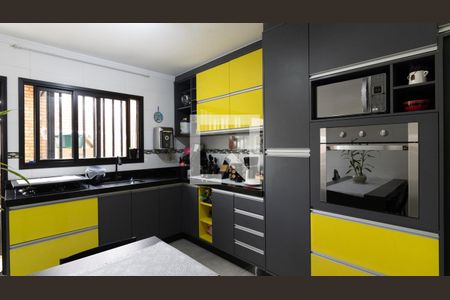 Casa à venda com 210m², 4 quartos e 2 vagas Casa à venda com 210m², 4 quartos e 2 vagasCozinha