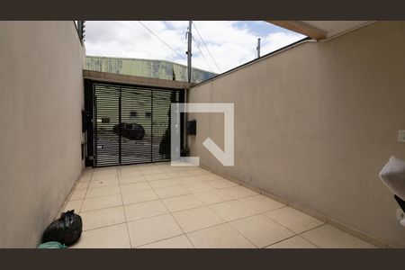 Casa à venda com 210m², 4 quartos e 2 vagas Casa à venda com 210m², 4 quartos e 2 vagasGaragem