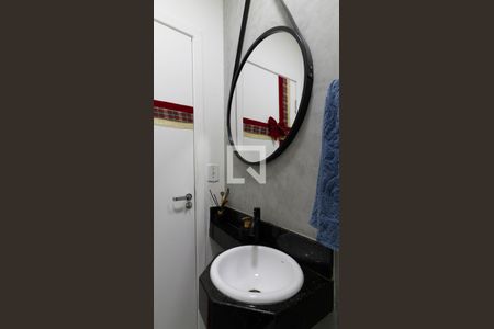 Casa à venda com 210m², 4 quartos e 2 vagas Casa à venda com 210m², 4 quartos e 2 vagasBanheiro