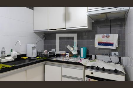 Casa à venda com 210m², 4 quartos e 2 vagas Casa à venda com 210m², 4 quartos e 2 vagasCozinha Casa 2