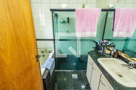 Apartamento à venda com 260m², 4 quartos e 2 vagasSuite e banheira