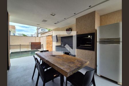 Casa de condomínio para alugar com 160m², 3 quartos e 2 vagasVaranda gourmet