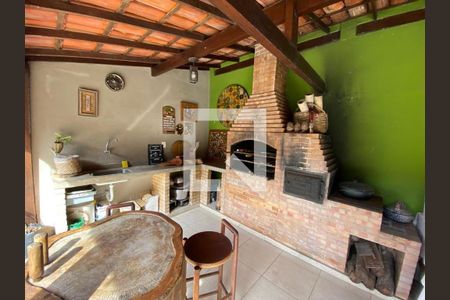 Casa à venda com 4 quartos, 220m² em Vila Progresso, Niterói