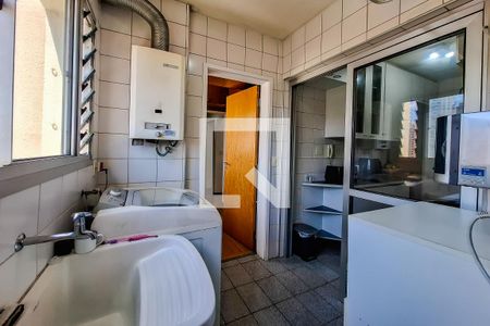 Apartamento à venda com 74m², 3 quartos e 1 vagaÁrea de Serviço