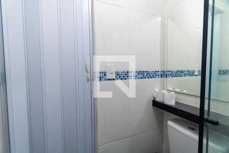 Banheiro de kitnet/studio para alugar com 1 quarto, 25m² em Cidade Vargas, São Paulo
