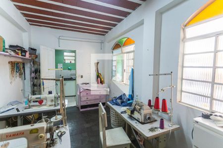 Casa à venda com 360m², 2 quartos e 5 vagasQuarto de Serviço