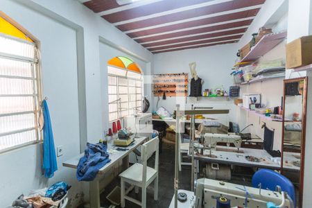 Casa à venda com 360m², 2 quartos e 5 vagasQuarto de Serviço