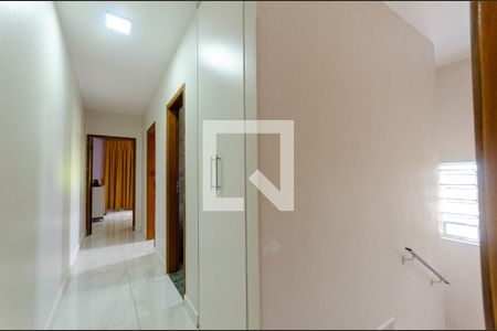 Casa à venda com 220m², 4 quartos e 6 vagasCorredor - casa 1