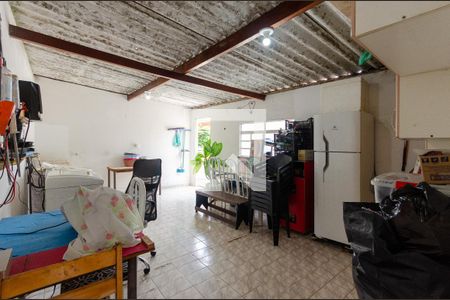 Casa à venda com 220m², 4 quartos e 6 vagasÁrea de Serviço