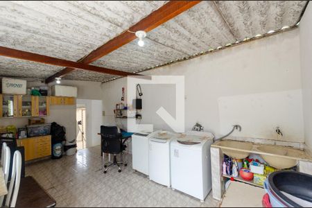 Casa à venda com 220m², 4 quartos e 6 vagasÁrea de Serviço