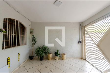 Casa à venda com 220m², 4 quartos e 6 vagasGaragem - casa 1