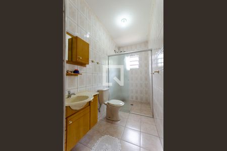 Casa à venda com 220m², 4 quartos e 6 vagasSuíte - banheiro - casa 2