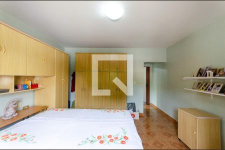 Casa à venda com 220m², 4 quartos e 6 vagasSuíte - casa 2