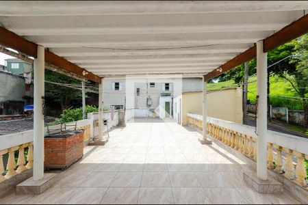 Casa à venda com 220m², 4 quartos e 6 vagasTerraço