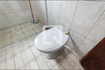 Casa à venda com 220m², 4 quartos e 6 vagasBanheiro - casa 2