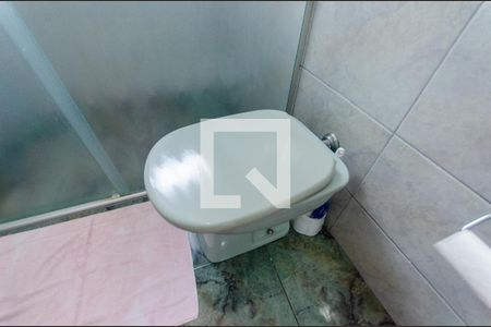 Casa à venda com 220m², 4 quartos e 6 vagasBanheiro - casa 1