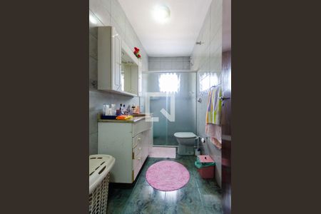 Casa à venda com 220m², 4 quartos e 6 vagasBanheiro - casa 1