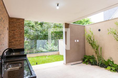 Casa de condomínio para alugar com 135m², 3 quartos e 2 vagas Casa de condomínio para alugar com 135m², 3 quartos e 2 vagasChurrasqueira e quintal dos fundos