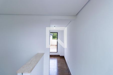 Corredor 3 de casa de condomínio para alugar com 3 quartos, 135m² em Vila Santo Antonio de Carapicuiba, Cotia