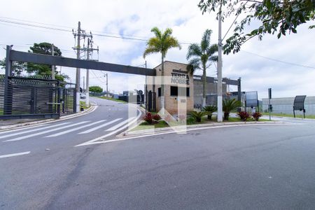 Casa de condomínio para alugar com 135m², 3 quartos e 2 vagas Casa de condomínio para alugar com 135m², 3 quartos e 2 vagasFachada e portaria